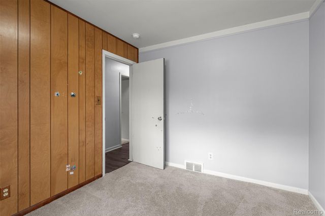 7241 Lucerne Street, Dearborn Heights, MI 48127