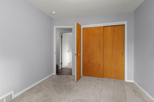 7241 Lucerne Street, Dearborn Heights, MI 48127