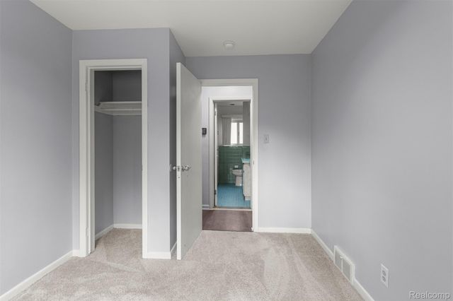 7241 Lucerne Street, Dearborn Heights, MI 48127