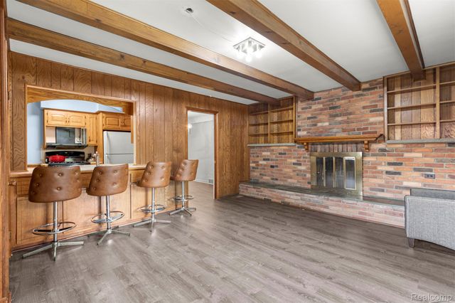 7241 Lucerne Street, Dearborn Heights, MI 48127