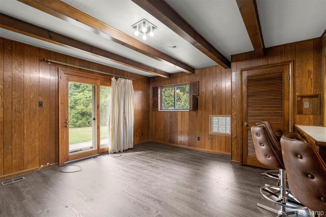 7241 Lucerne Street, Dearborn Heights, MI 48127