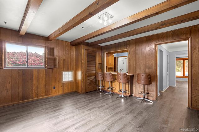 7241 Lucerne Street, Dearborn Heights, MI 48127