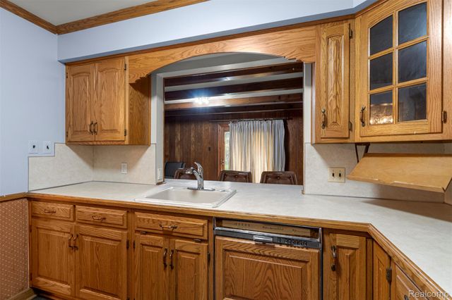 7241 Lucerne Street, Dearborn Heights, MI 48127