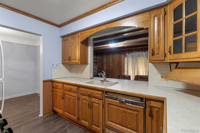 7241 Lucerne Street, Dearborn Heights, MI 48127