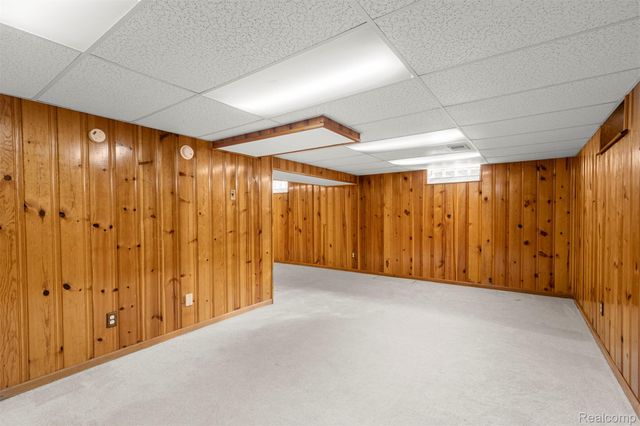 7241 Lucerne Street, Dearborn Heights, MI 48127