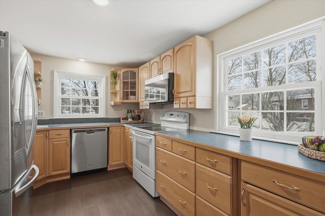 612 Chandler St, Tewksbury, MA 01876