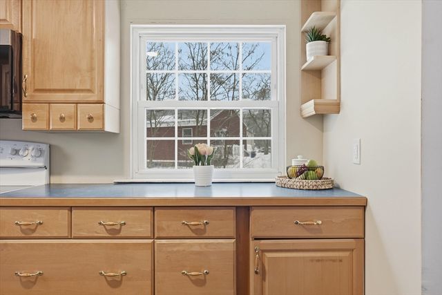 612 Chandler St, Tewksbury, MA 01876