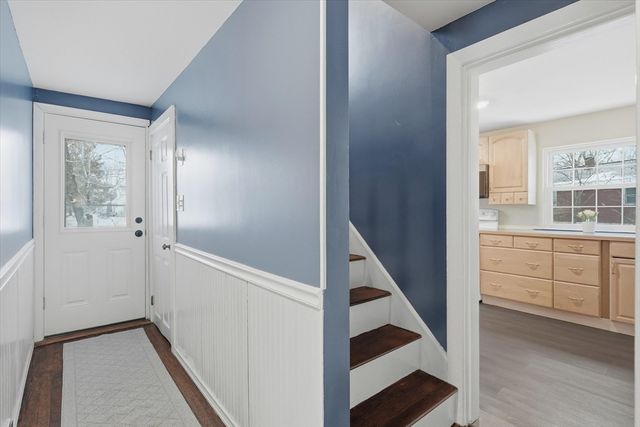 612 Chandler St, Tewksbury, MA 01876