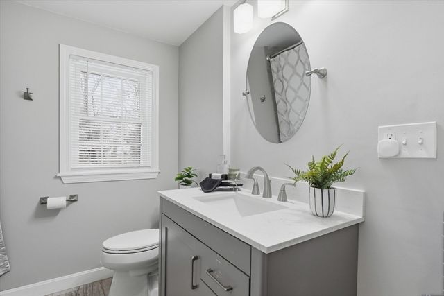 612 Chandler St, Tewksbury, MA 01876