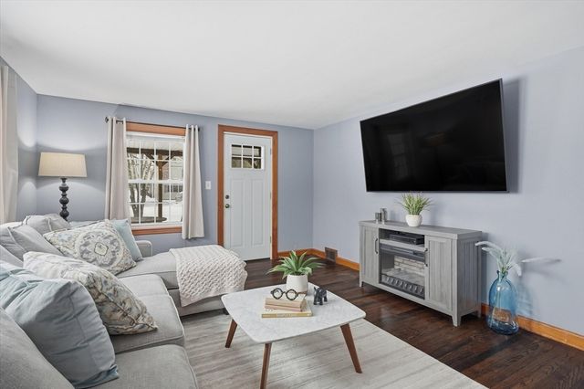 612 Chandler St, Tewksbury, MA 01876