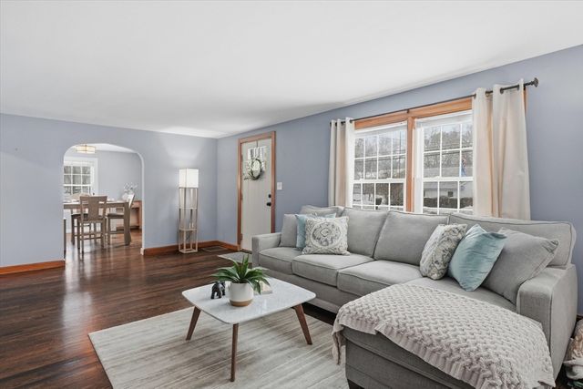 612 Chandler St, Tewksbury, MA 01876