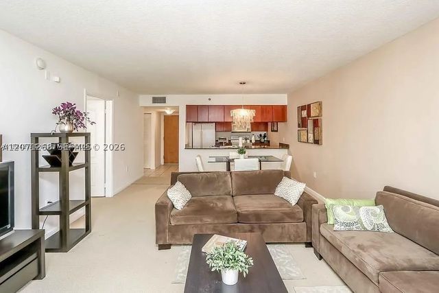 1200 Brickell Bay Dr 1518, Miami, FL 33131