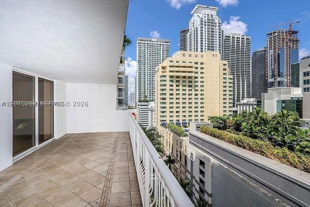 1200 Brickell Bay Dr 1518, Miami, FL 33131