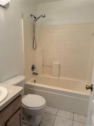 38 PEBBLEWOOD LANE, Palm Coast, FL 32164