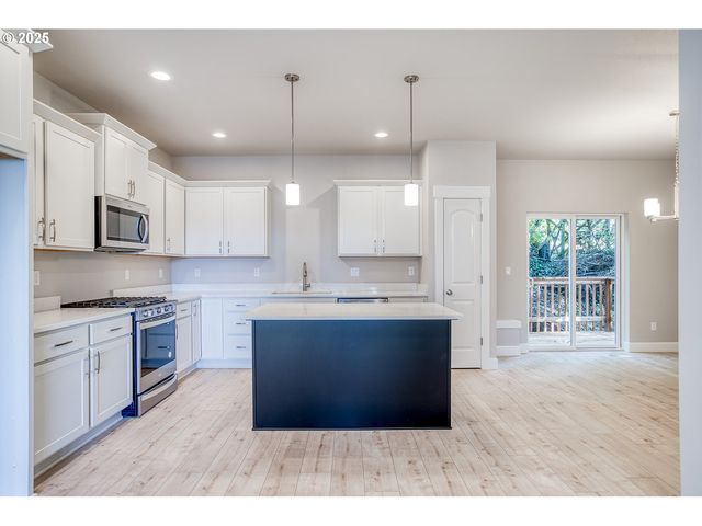 2910 Ne KLAMATH Pl, Newport, OR 97365