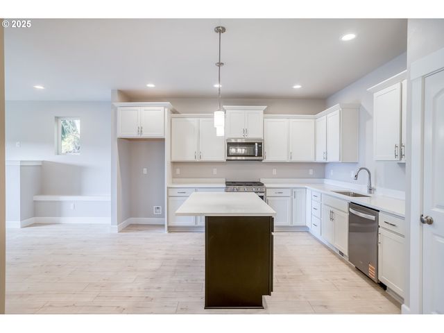 2910 Ne KLAMATH Pl, Newport, OR 97365