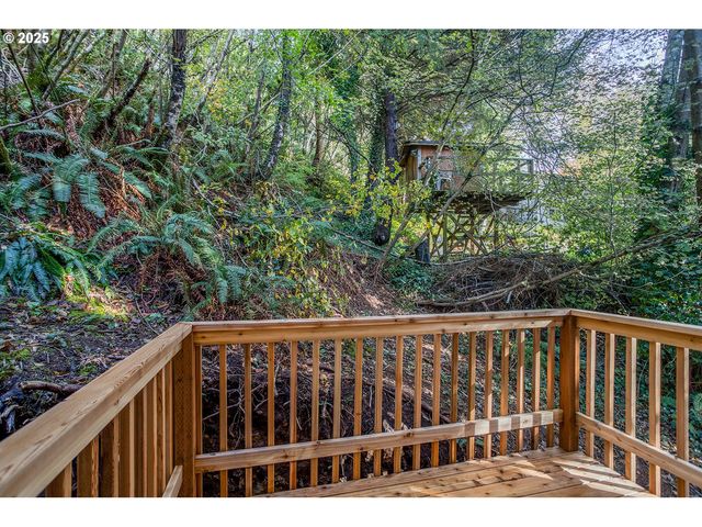 2910 Ne KLAMATH Pl, Newport, OR 97365