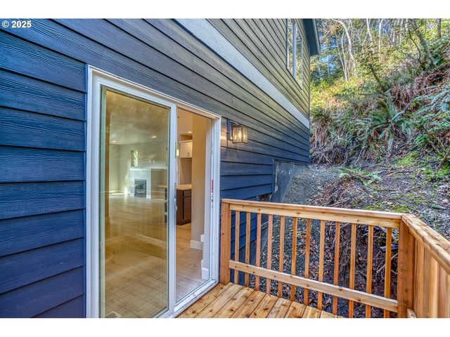 2910 Ne KLAMATH Pl, Newport, OR 97365