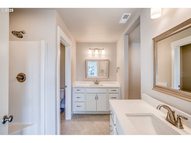 2910 Ne KLAMATH Pl, Newport, OR 97365