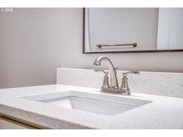 2910 Ne KLAMATH Pl, Newport, OR 97365