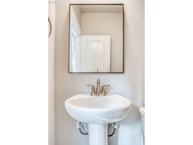 2910 Ne KLAMATH Pl, Newport, OR 97365