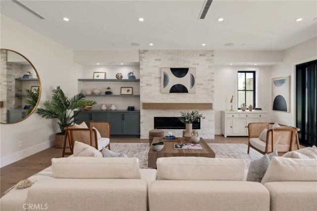 1820 9th Street, Manhattan Beach, CA 90266