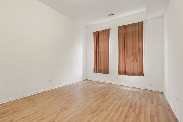 5718 S GREEN Street, Chicago, IL 60621