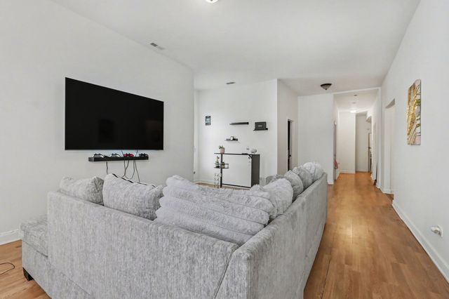 5718 S GREEN Street, Chicago, IL 60621