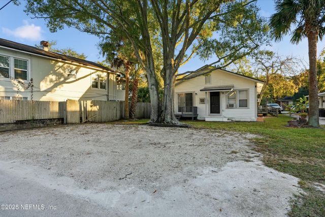 911 PHILLIPS Street, Jacksonville, FL 32207