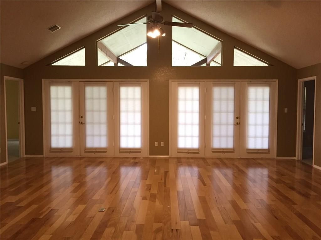 109 Simpson Ave, Cedar Creek, TX 78612