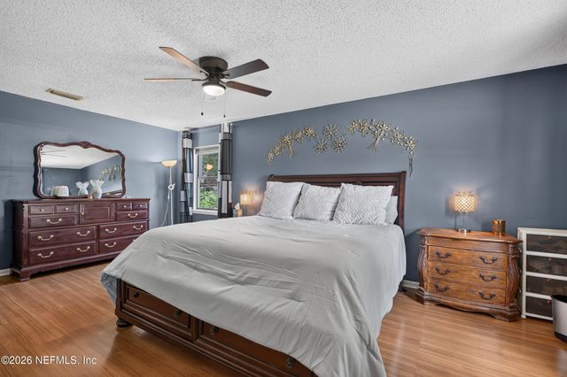 8005 FLEUR DE LIS Drive, Jacksonville, FL 32277