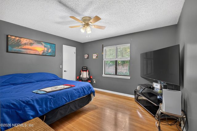 8005 FLEUR DE LIS Drive, Jacksonville, FL 32277