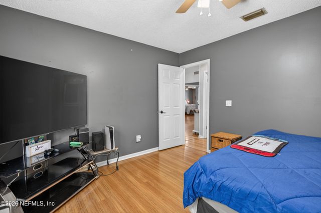 8005 FLEUR DE LIS Drive, Jacksonville, FL 32277