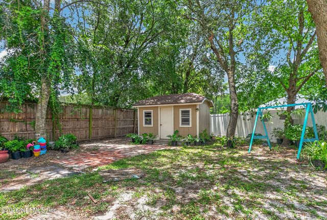 8005 FLEUR DE LIS Drive, Jacksonville, FL 32277