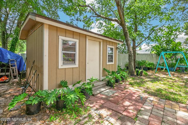 8005 FLEUR DE LIS Drive, Jacksonville, FL 32277