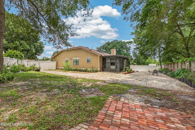8005 FLEUR DE LIS Drive, Jacksonville, FL 32277