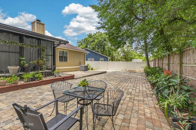 8005 FLEUR DE LIS Drive, Jacksonville, FL 32277