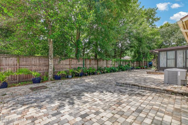 8005 FLEUR DE LIS Drive, Jacksonville, FL 32277