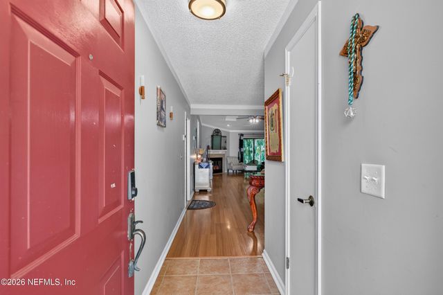 8005 FLEUR DE LIS Drive, Jacksonville, FL 32277