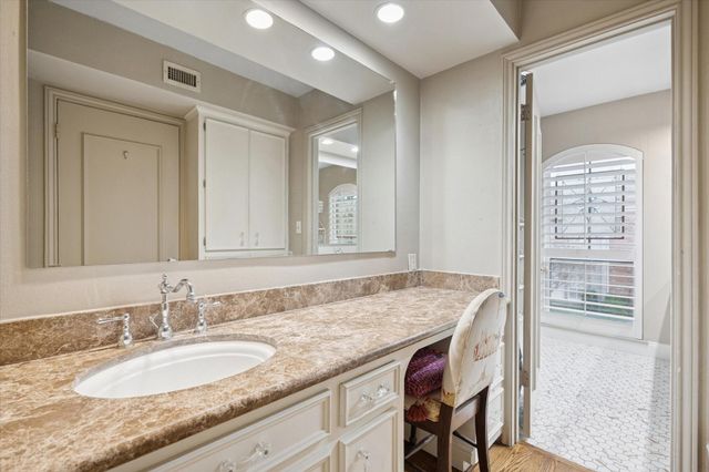 7525 Del Monte Drive, Houston, TX 77063