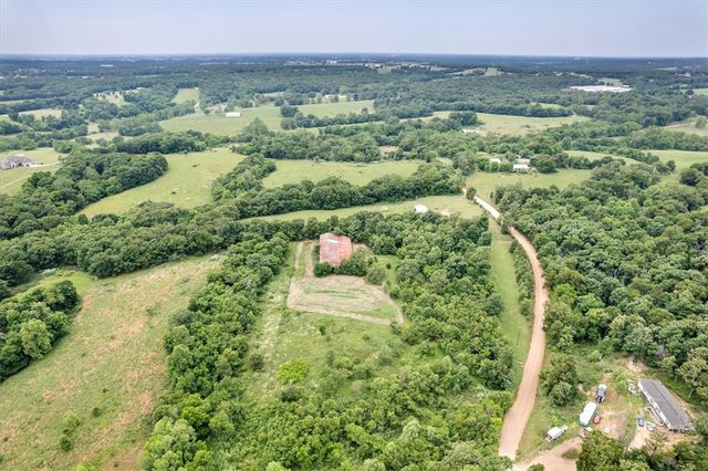 S Pleasant Valley Road, Gentry, AR 72734