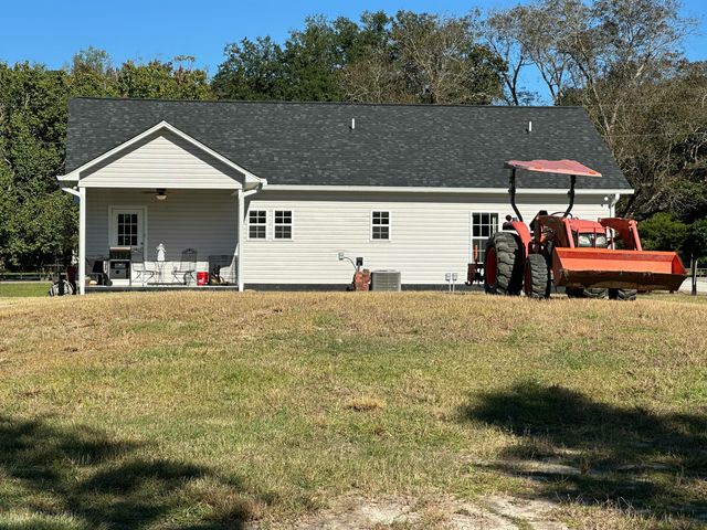 2823 Old Gilliard Road, Holly Hill, SC 29059