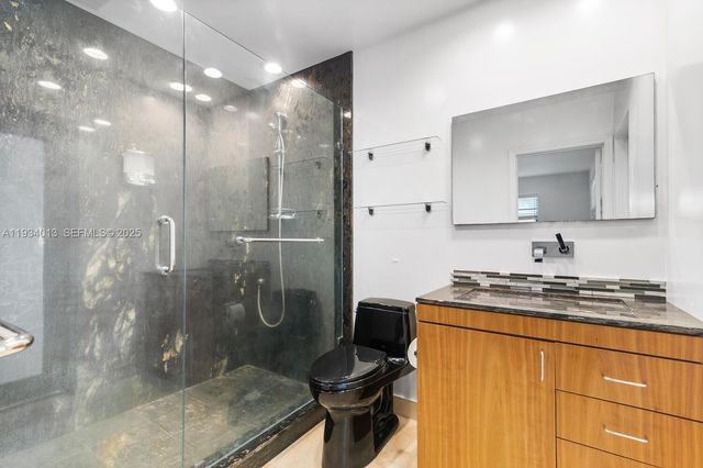 1047 Buchanan St, Hollywood, FL 33019