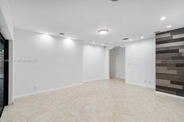 1047 Buchanan St, Hollywood, FL 33019