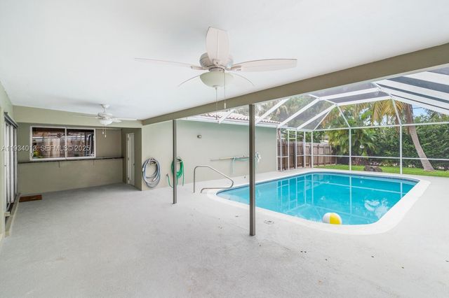 1047 Buchanan St, Hollywood, FL 33019