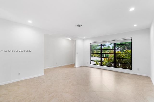 1047 Buchanan St, Hollywood, FL 33019