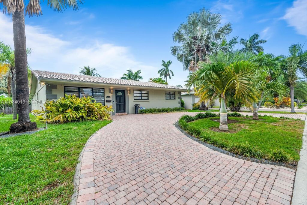 1047 Buchanan St, Hollywood, FL 33019