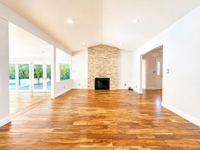 1257 Magnolia, San Carlos, CA 94070