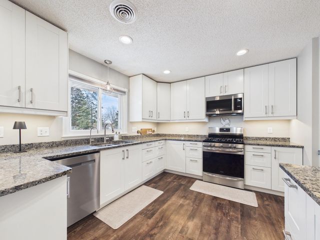 1187 Madison Street S, Shakopee, MN 55379