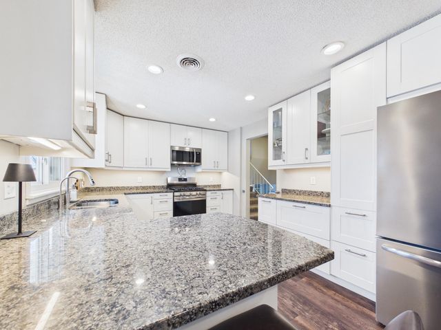 1187 Madison Street S, Shakopee, MN 55379